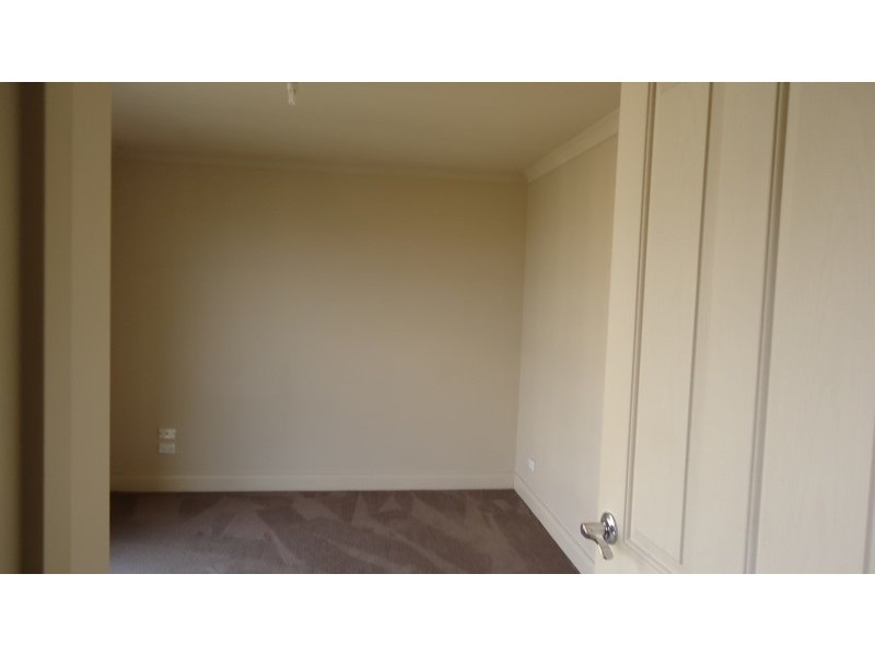 8 Shell Lane, Point Cook VIC 3030