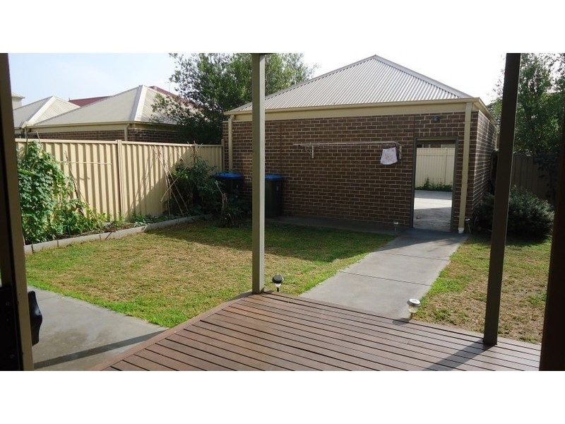 8 Shell Lane, Point Cook VIC 3030
