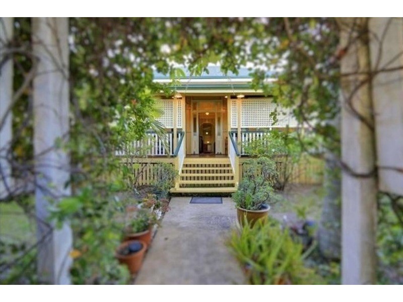 33 Bingera Street, Bundaberg West QLD 4670