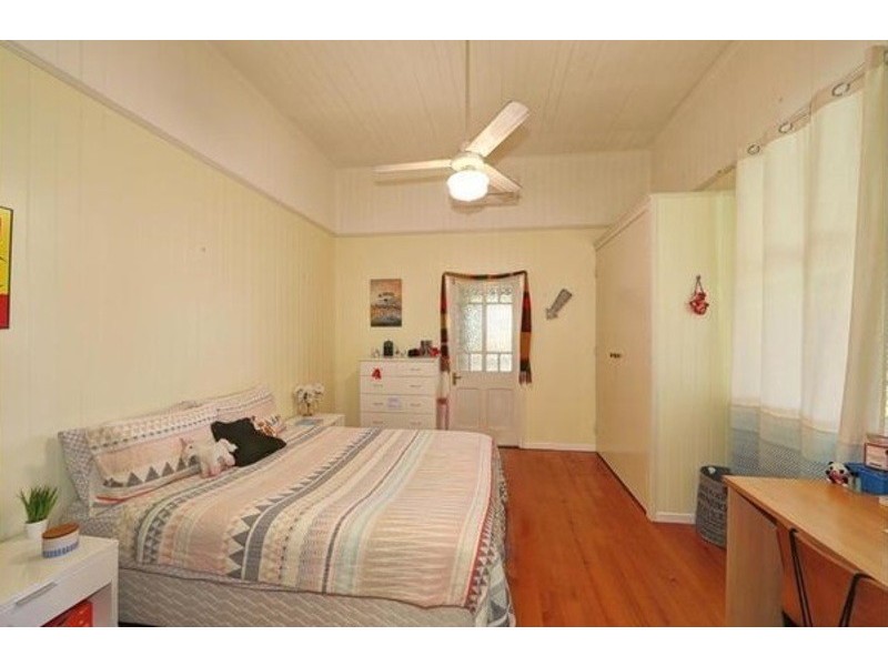 33 Bingera Street, Bundaberg West QLD 4670