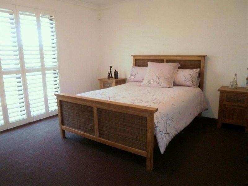 8 Wicklow Circle, Darch WA 6065