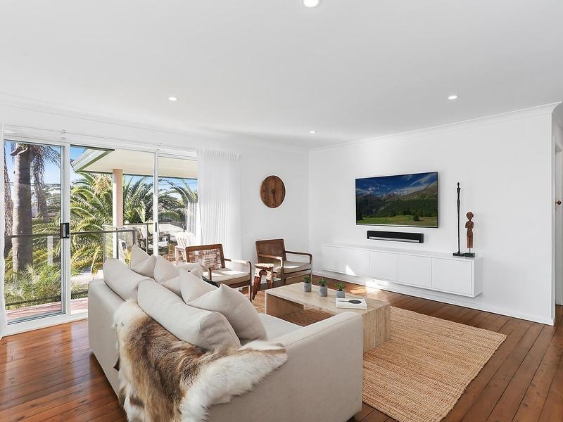 1 Macintyre Crescent, Sylvania Waters NSW 2224