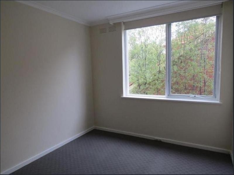 2/2 Erindale Avenue, Elsternwick VIC 3185