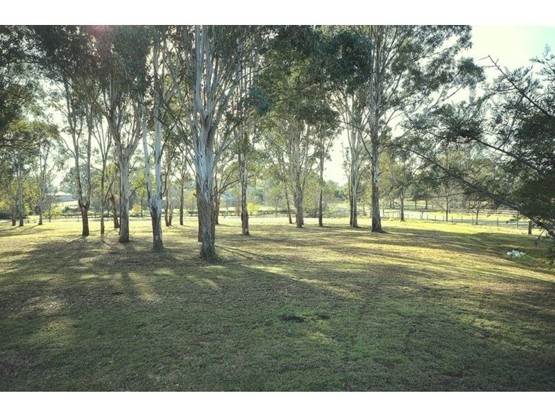 215 Capitol Hill Drive, Mount Vernon NSW 2178