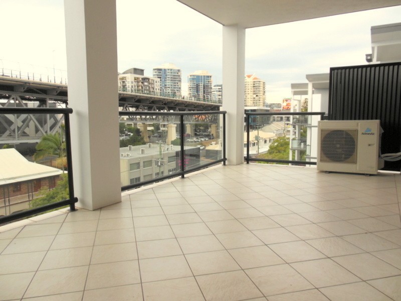 56/161 Main Street, Kangaroo Point QLD 4169