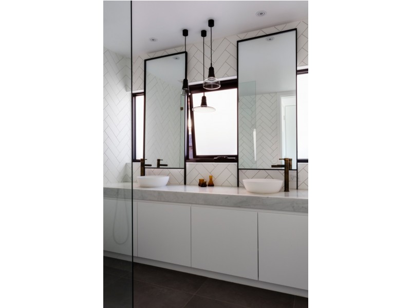 16 Attley Grove, St Kilda East VIC 3183