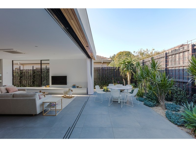 16 Attley Grove, St Kilda East VIC 3183