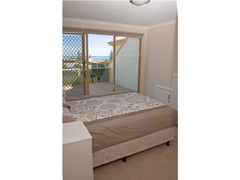 6/16 Dewar Way, Ledge Point WA 6043