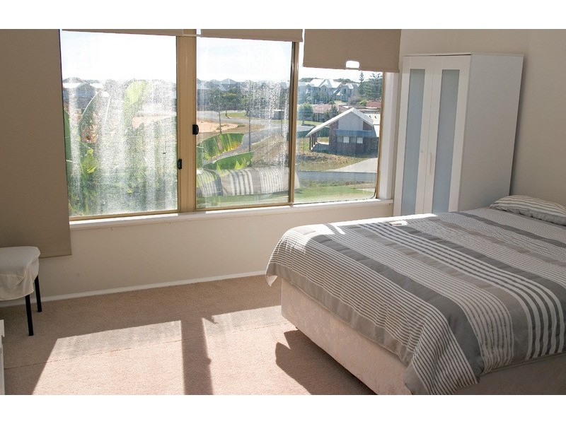 6/16 Dewar Way, Ledge Point WA 6043