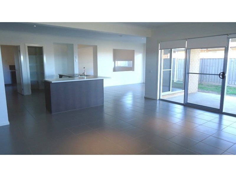 137 Beachview Parade, Point Cook VIC 3030