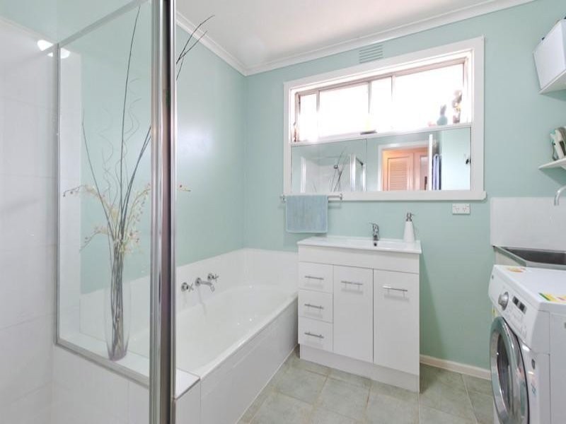 2/8 Crown Avenue, Mordialloc VIC 3195