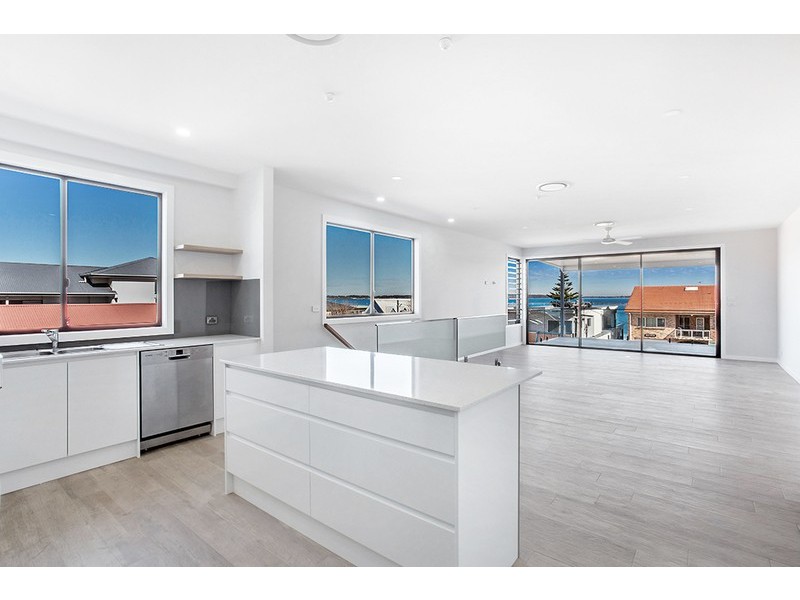 9 Sunset Boulevard, Soldiers Point NSW 2317