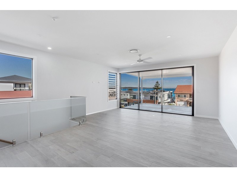 9 Sunset Boulevard, Soldiers Point NSW 2317