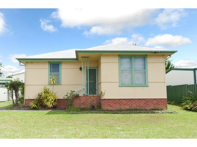 1 Burr Avenue, Nowra NSW 2541