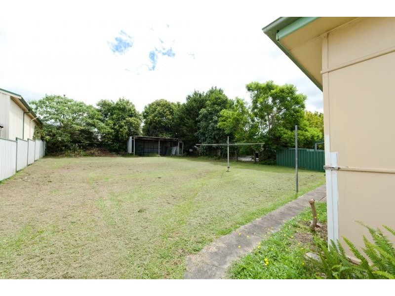 1 Burr Avenue, Nowra NSW 2541