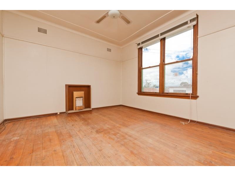 1 Burr Avenue, Nowra NSW 2541