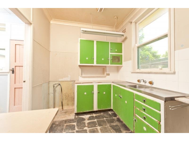 1 Burr Avenue, Nowra NSW 2541