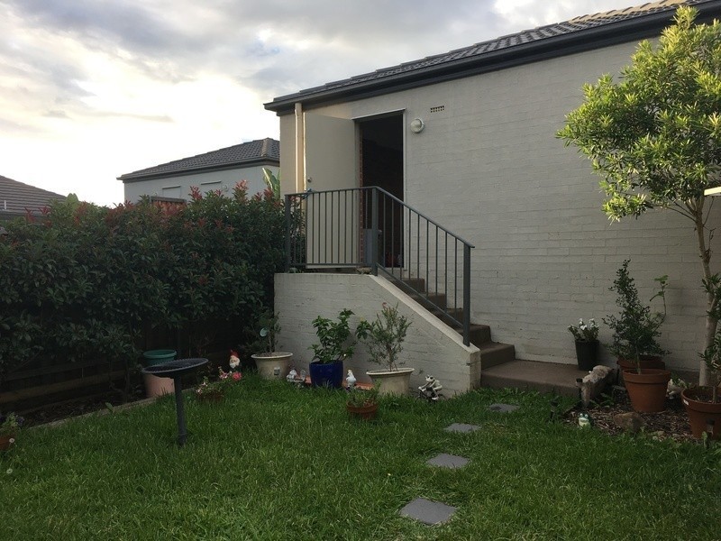 2A Hampshire Boulevard, Spring Farm NSW 2570