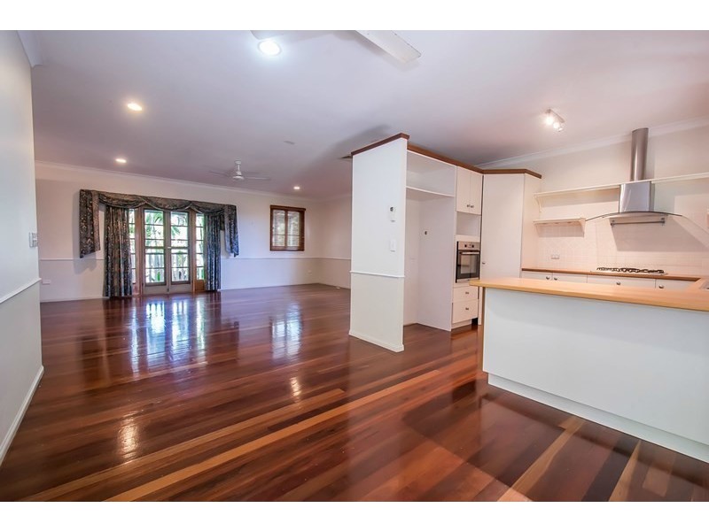 8 Quail Street, Slade Point QLD 4740