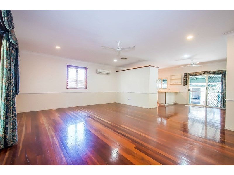 8 Quail Street, Slade Point QLD 4740