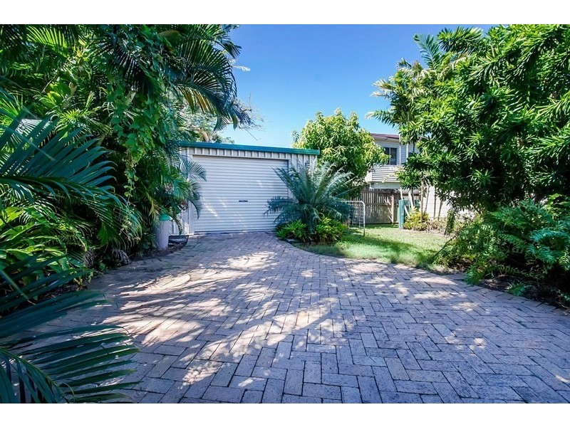 8 Quail Street, Slade Point QLD 4740