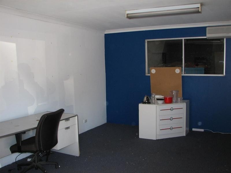 10/12 Paramount Drive, Wangara WA 6065