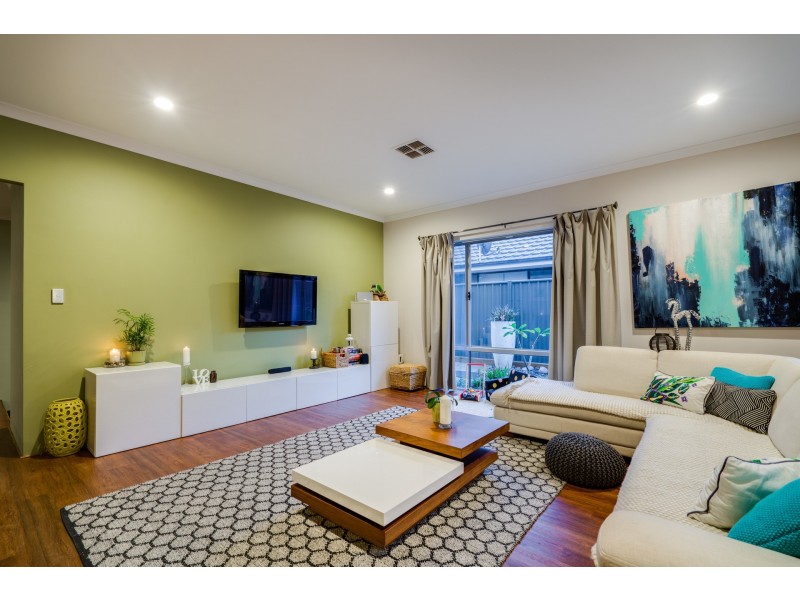 130 Rossiter Avenue, Piara Waters WA 6112