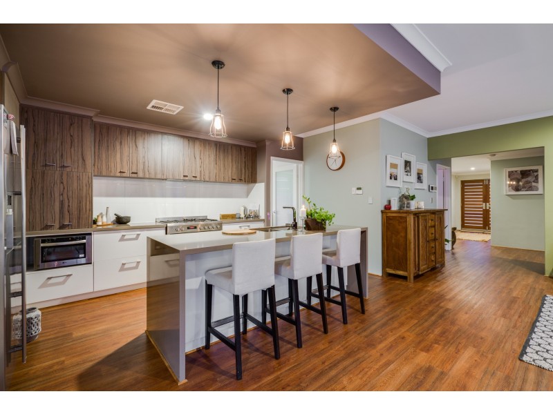 130 Rossiter Avenue, Piara Waters WA 6112