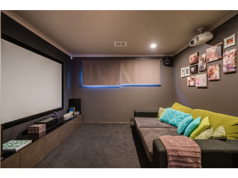 130 Rossiter Avenue, Piara Waters WA 6112