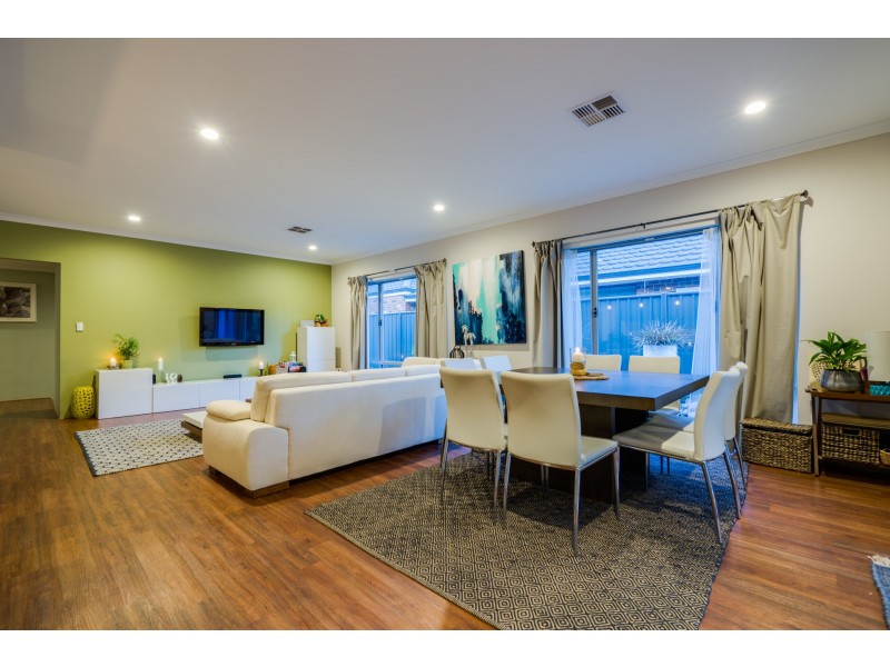 130 Rossiter Avenue, Piara Waters WA 6112