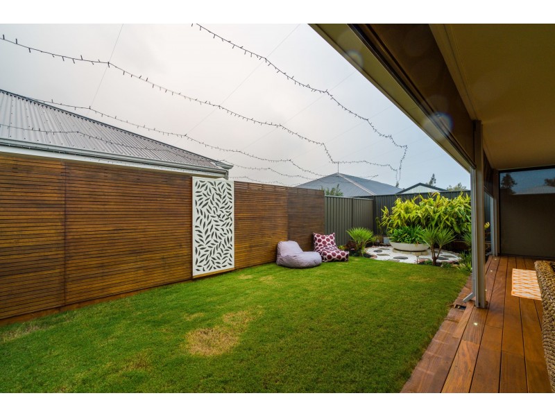 130 Rossiter Avenue, Piara Waters WA 6112