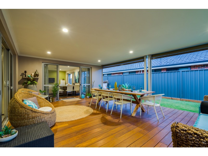 130 Rossiter Avenue, Piara Waters WA 6112