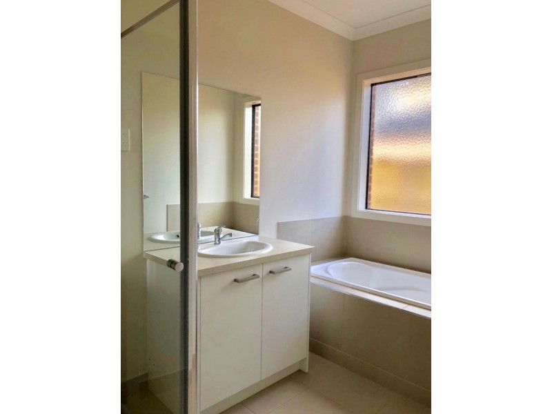 17 Briggs Way, Tarneit VIC 3029