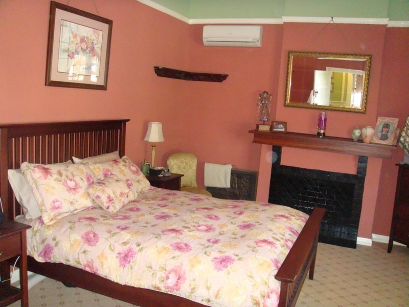 14 Gilbert Street, Bayswater WA 6053