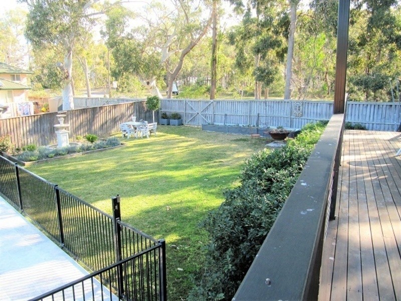 11 Windward Crescent, Gwandalan NSW 2259