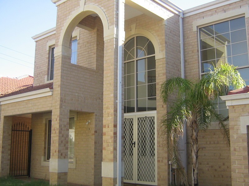 2/215 McDonald Street, Joondanna WA 6060