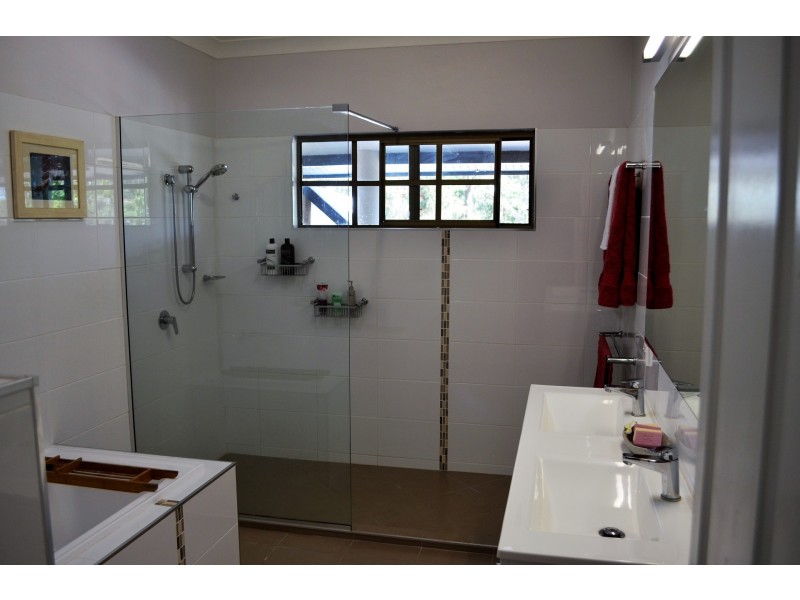 125 Camm Road, Mount Julian QLD 4800