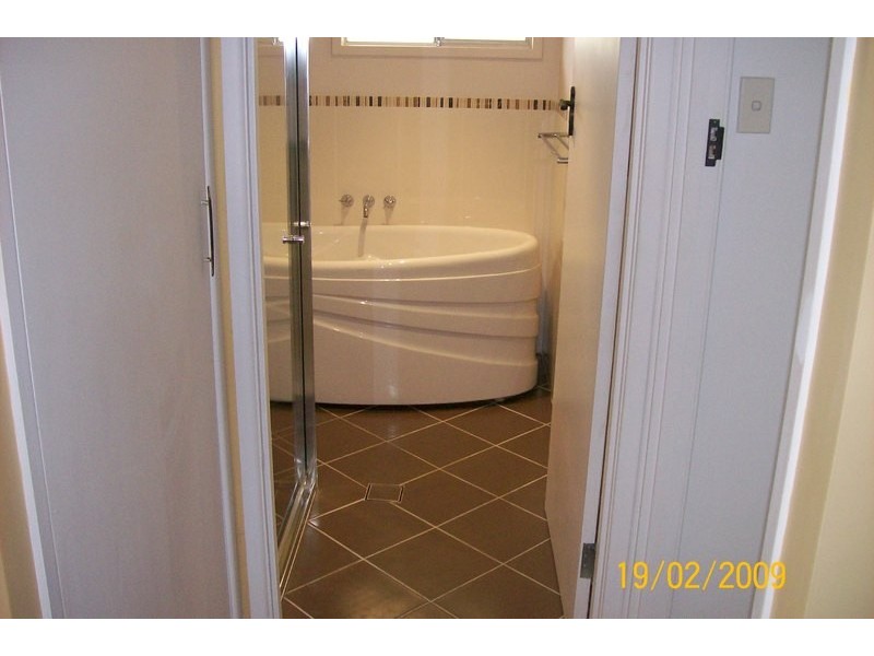 6 Margaroola Avenue, Biggera Waters QLD 4216