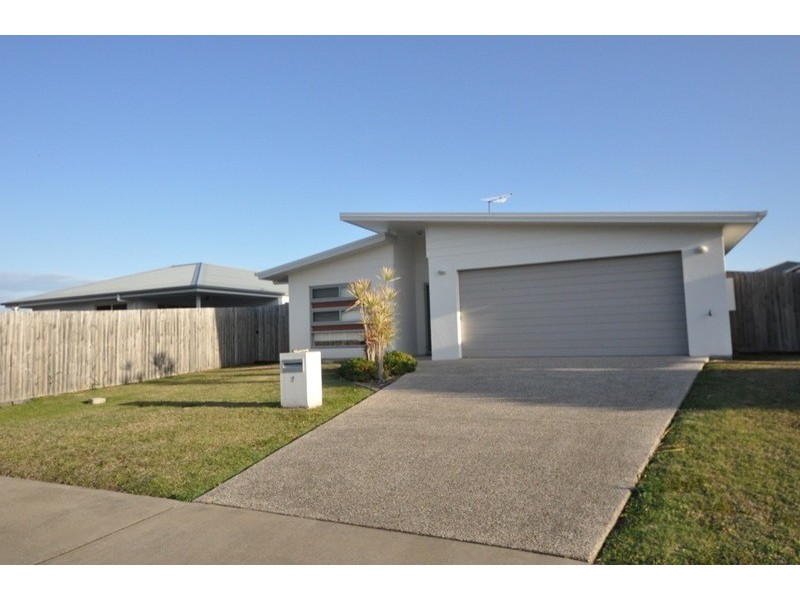 7 Somerset Drive, Andergrove QLD 4740