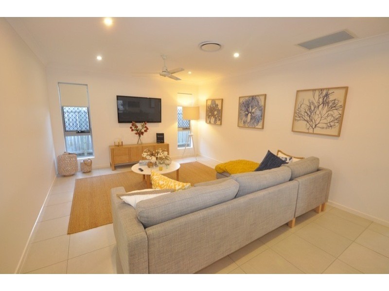 7 Somerset Drive, Andergrove QLD 4740