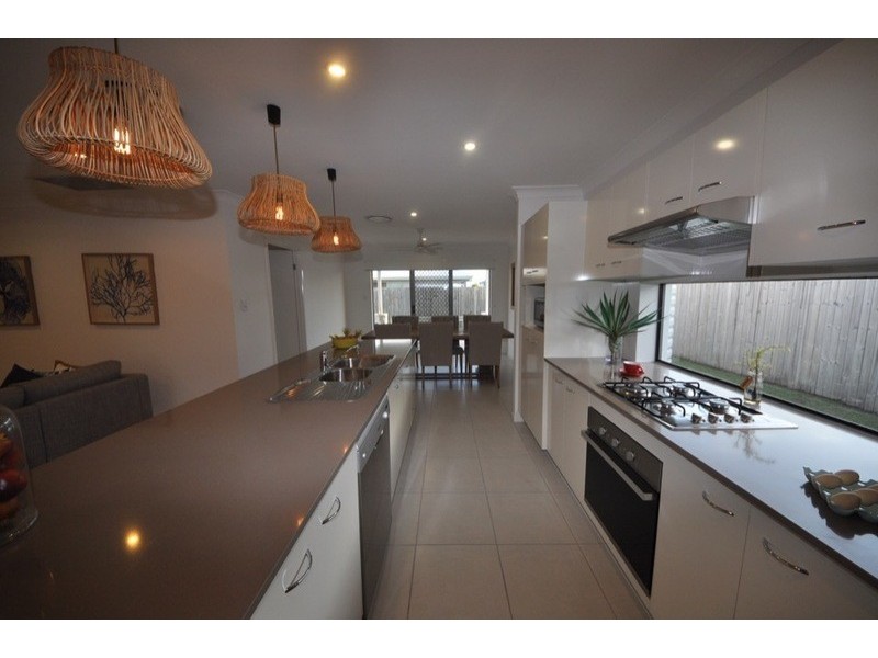 7 Somerset Drive, Andergrove QLD 4740