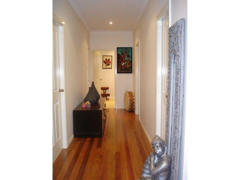 4 Bellevue Cres, North Avoca NSW 2260