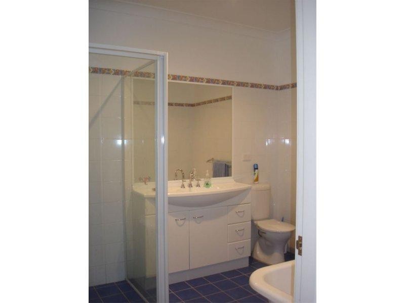 4 Bellevue Cres, North Avoca NSW 2260