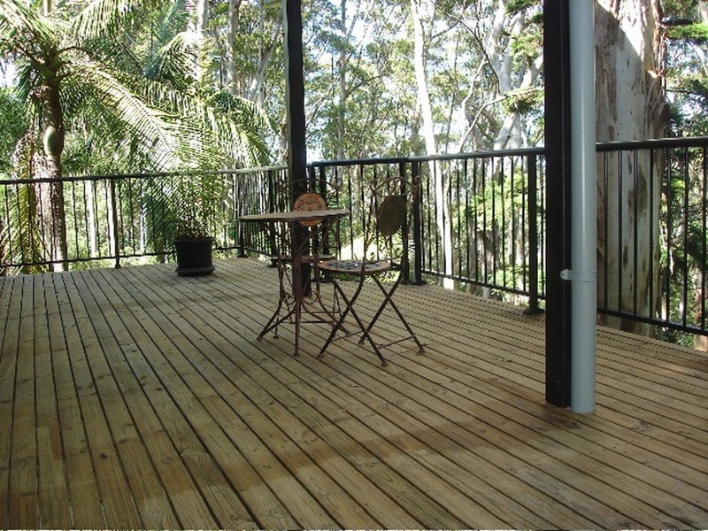 4 Bellevue Cres, North Avoca NSW 2260