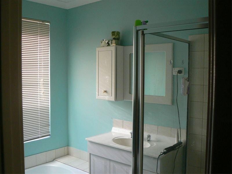 20 Whatman Way, Withers WA 6230