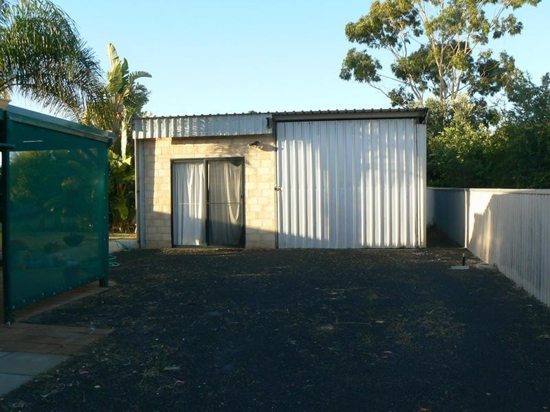 20 Whatman Way, Withers WA 6230