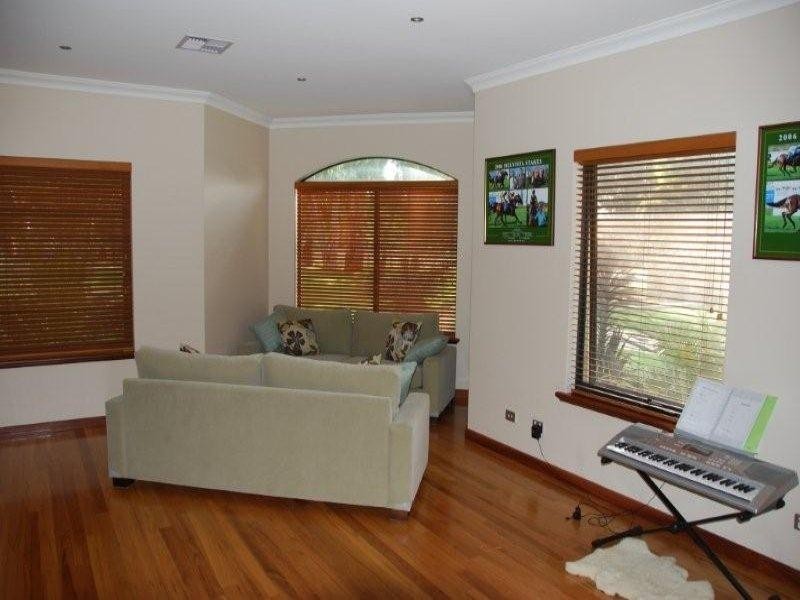 55 Henley Street, Henley Brook WA 6055