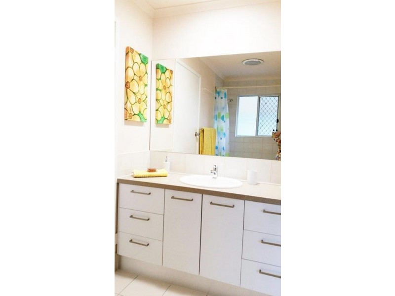 Coochiemudlo Island QLD 4184