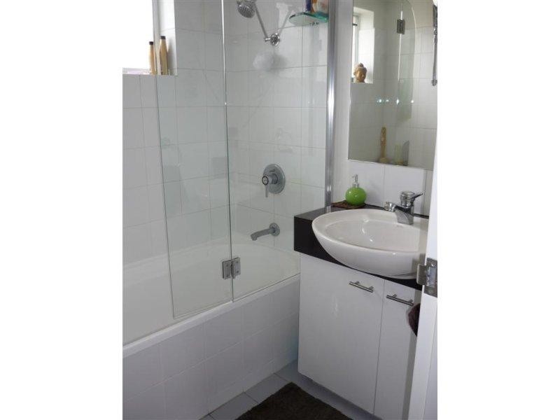 3/26 Wellington Street, Coorparoo QLD 4151