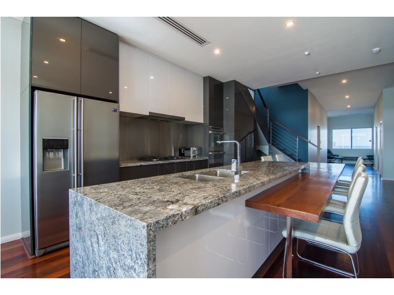 8A Southampton Lane, Mindarie WA 6030